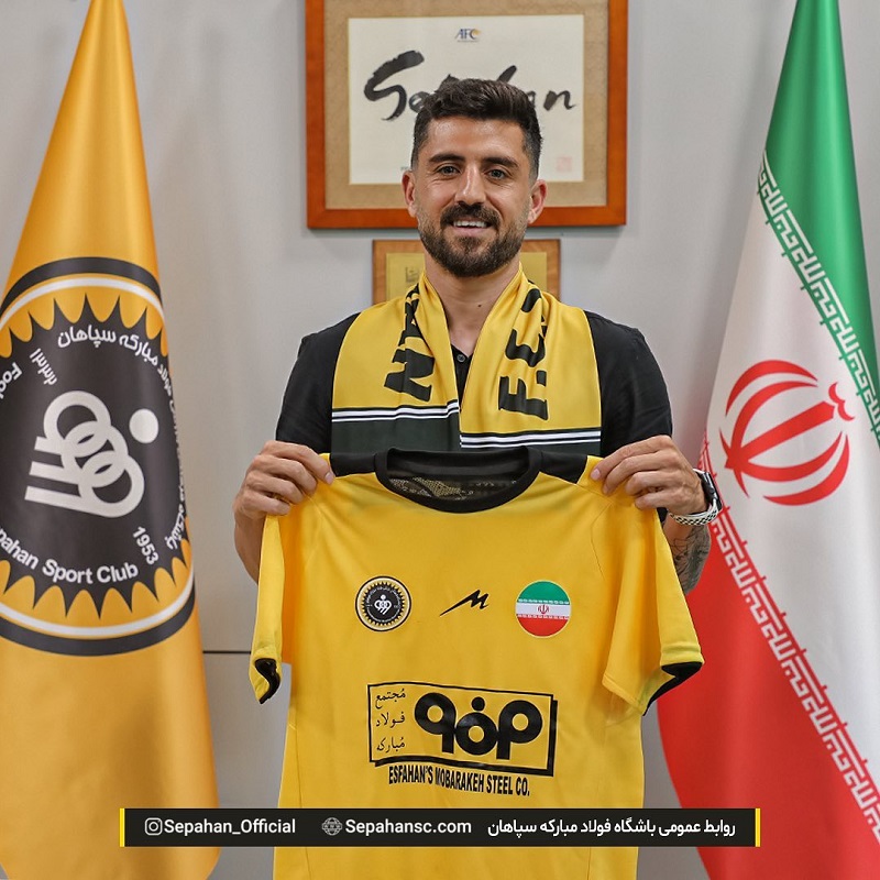 The former star of the Portuguese national football team accepted the  leading of Sepahan SC